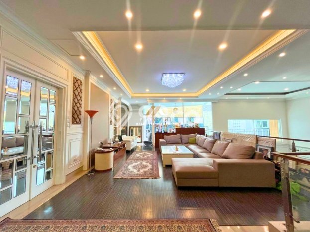 For Sale! Premium House LT 607m2 Desain Elegan di Pondok Indah For Sale! Premium House LT 607m2 Desain Elegan di Pondok Indah