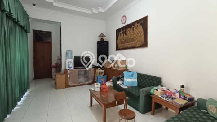 Rumah Elit Modern Tanpa Renovasi di Garuda Bandung Rumah Elit Modern Tanpa Renovasi di Garuda Bandung