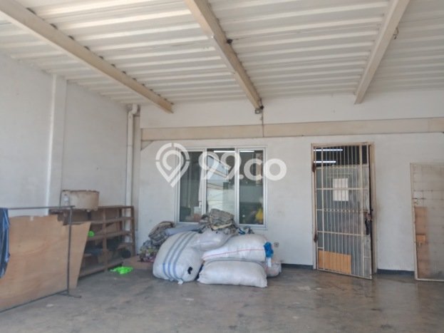 Area Ramai! Gudang Dijual di Cangkuang untuk Bisnis Luas Bangunan 1200m2 Area Ramai! Gudang Dijual di Cangkuang untuk Bisnis Luas Bangunan 1200m2