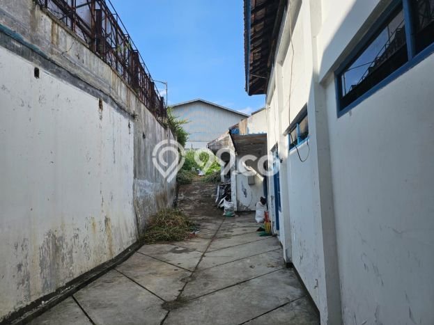 Unit Komersial Dijual di Andir Bandung Luas Bangunan 353m2 Unit Komersial Dijual di Andir Bandung Luas Bangunan 353m2