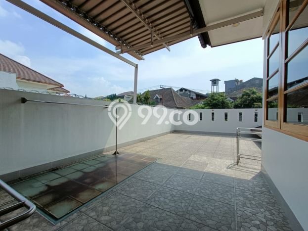 Ready to Use! Premium House LT 560m2 Desain Elegan di Setra Sari Ready to Use! Premium House LT 560m2 Desain Elegan di Setra Sari