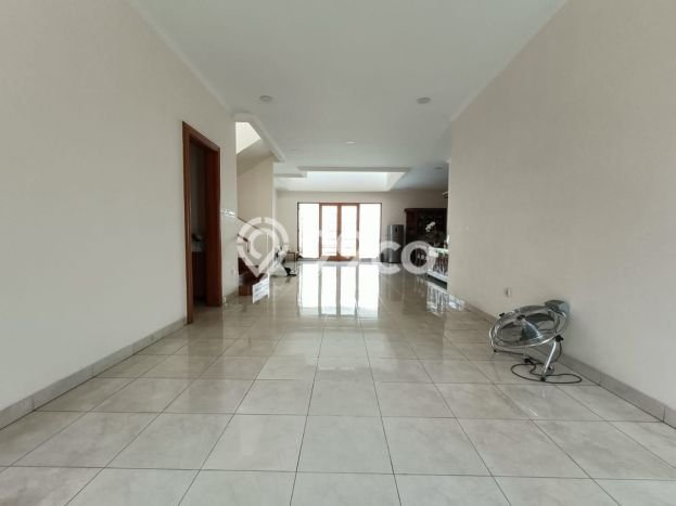 Ready to Use! Premium House LT 560m2 Desain Elegan di Setra Sari Ready to Use! Premium House LT 560m2 Desain Elegan di Setra Sari