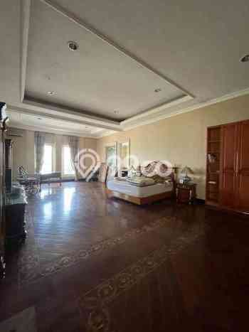 Rumah Elit LB 1500m2 Siap Pakai Desain Elegan di Graha, Surabaya Rumah Elit LB 1500m2 Siap Pakai Desain Elegan di Graha, Surabaya