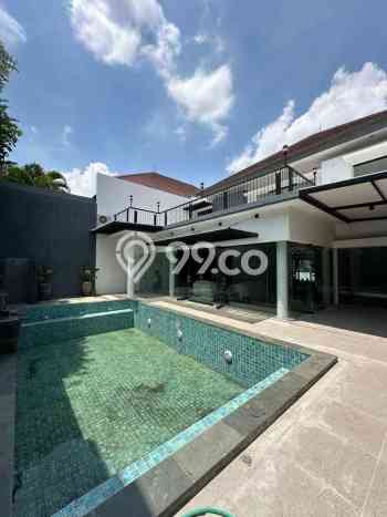 Rumah Luxury Modern Tanpa Renovasi di Graha Surabaya Rumah Luxury Modern Tanpa Renovasi di Graha Surabaya