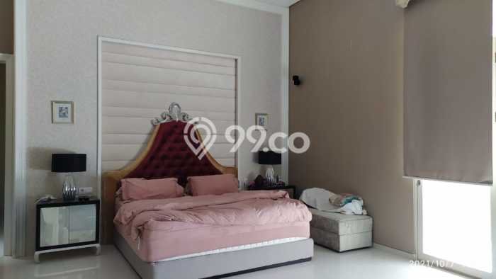 Rumah Elit Modern Tanpa Renovasi di Graha Surabaya Rumah Elit Modern Tanpa Renovasi di Graha Surabaya
