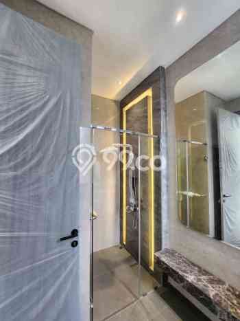 Rumah Elit LB 500m2 Siap Pakai Desain Elegan di Citraland, Surabaya Rumah Elit LB 500m2 Siap Pakai Desain Elegan di Citraland, Surabaya