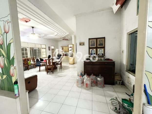 Unit Komersial Dijual di Surabaya LT 573m2 & LB 400m2 Unit Komersial Dijual di Surabaya LT 573m2 & LB 400m2