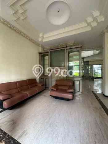 Rumah Luxury Modern Siap Huni di Pakuwon Indah Surabaya Rumah Luxury Modern Siap Huni di Pakuwon Indah Surabaya