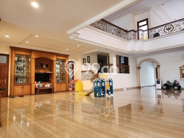 Rumah Luxury Modern Siap Huni di Graha Surabaya Rumah Luxury Modern Siap Huni di Graha Surabaya
