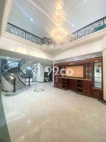 Rumah Luxury Modern Tanpa Renovasi di Graha Surabaya Rumah Luxury Modern Tanpa Renovasi di Graha Surabaya