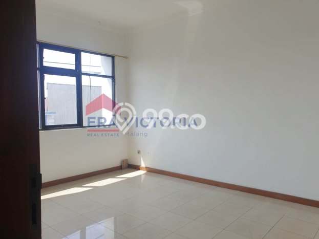 Ruko Dijual di Malang LT 168m2 & LB 496m2 Lokasi Terbaik! Ruko Dijual di Malang LT 168m2 & LB 496m2 Lokasi Terbaik!