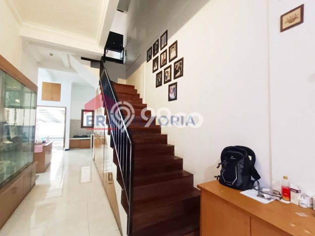 Rumah Modern Cantik 4 Kamar Bisa Langsung Pindah di Blimbing Rumah Modern Cantik 4 Kamar Bisa Langsung Pindah di Blimbing