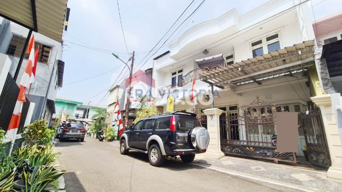 Ready to Use! Premium House LT 147m2 Desain Elegan di Rawamangun Ready to Use! Premium House LT 147m2 Desain Elegan di Rawamangun