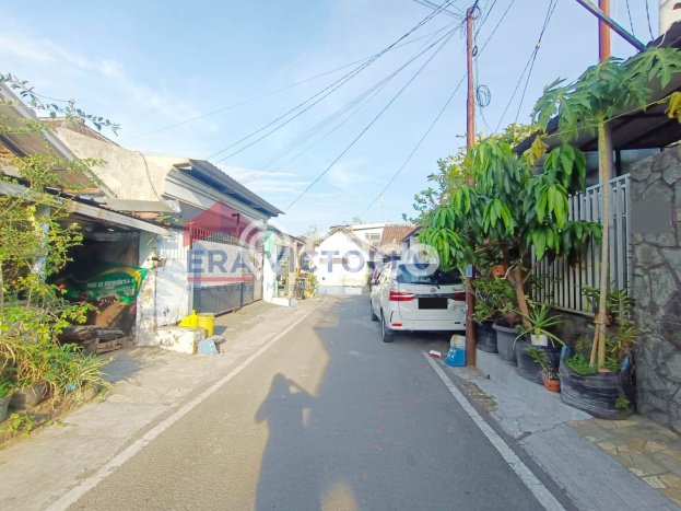 Rumah Modern Cantik 4 Kamar Bisa Langsung Pindah di Blimbing Rumah Modern Cantik 4 Kamar Bisa Langsung Pindah di Blimbing
