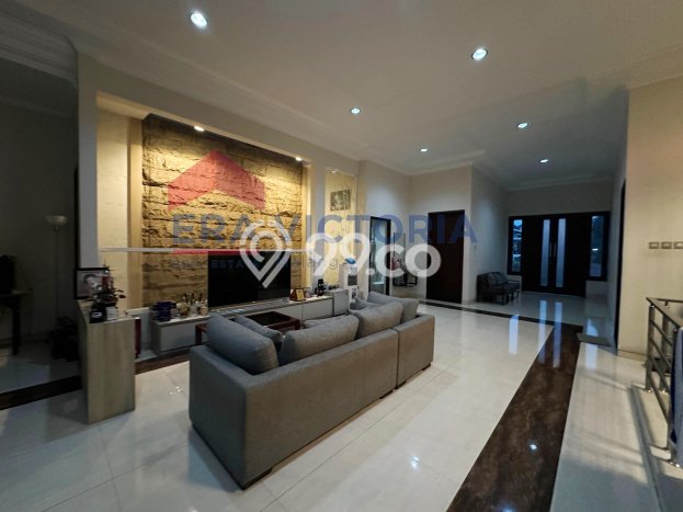 Rumah Elit LB 550m2 Siap Huni Desain Elegan di Dieng, Malang Rumah Elit LB 550m2 Siap Huni Desain Elegan di Dieng, Malang