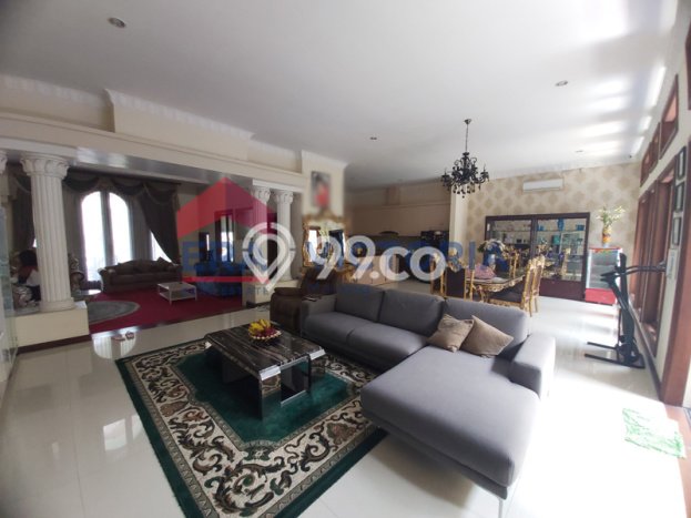 Ready to Use! Luxury House LT 375m2 Desain Elegan di Araya Ready to Use! Luxury House LT 375m2 Desain Elegan di Araya