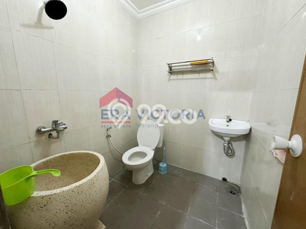 For Sale Rumah 5 Kamar Lokasi Strategis Nyaman dan Strategis di Blimbing For Sale Rumah 5 Kamar Lokasi Strategis Nyaman dan Strategis di Blimbing