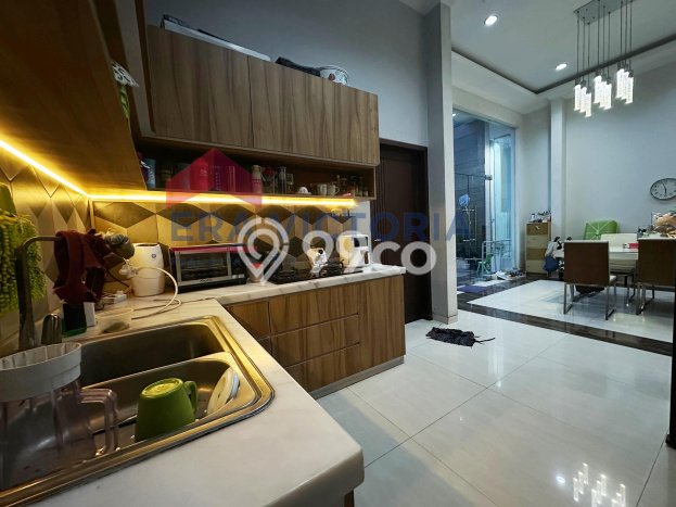 Rumah Elit LB 550m2 Siap Huni Desain Elegan di Dieng, Malang Rumah Elit LB 550m2 Siap Huni Desain Elegan di Dieng, Malang