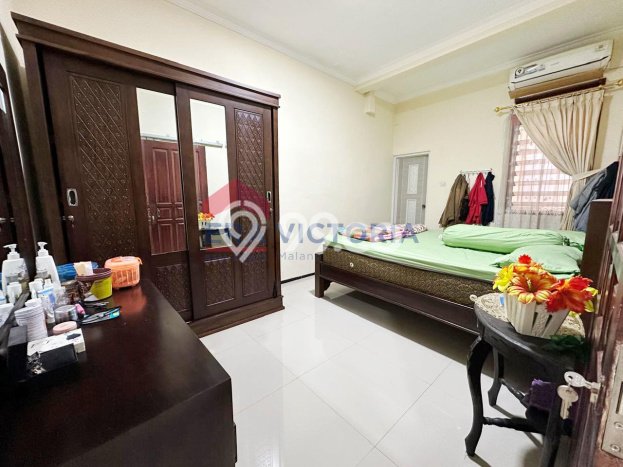 For Sale Rumah 5 Kamar Lokasi Strategis Nyaman dan Strategis di Blimbing For Sale Rumah 5 Kamar Lokasi Strategis Nyaman dan Strategis di Blimbing