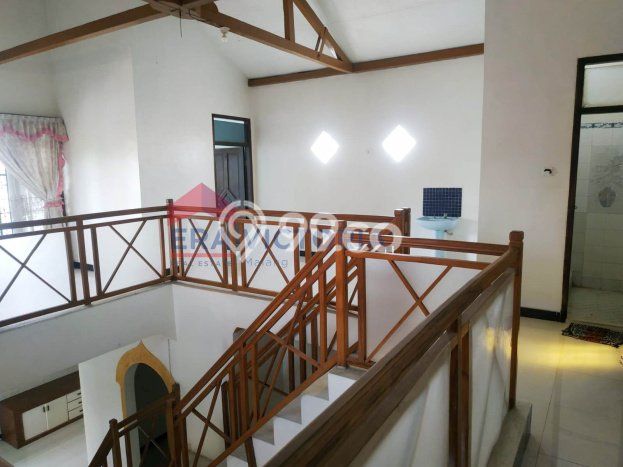 Rumah Strategis Modern Lb 200m2 di Sukun, Malang Rumah Strategis Modern Lb 200m2 di Sukun, Malang
