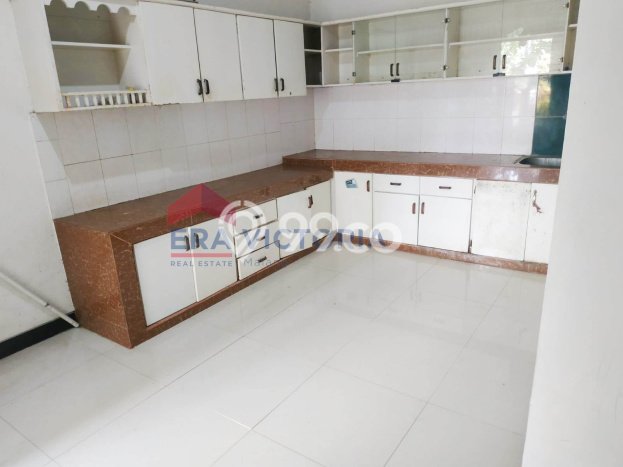 Rumah Strategis Modern Lb 200m2 di Sukun, Malang Rumah Strategis Modern Lb 200m2 di Sukun, Malang
