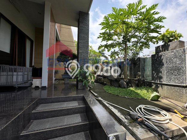 Rumah Elit LB 550m2 Siap Huni Desain Elegan di Dieng, Malang Rumah Elit LB 550m2 Siap Huni Desain Elegan di Dieng, Malang