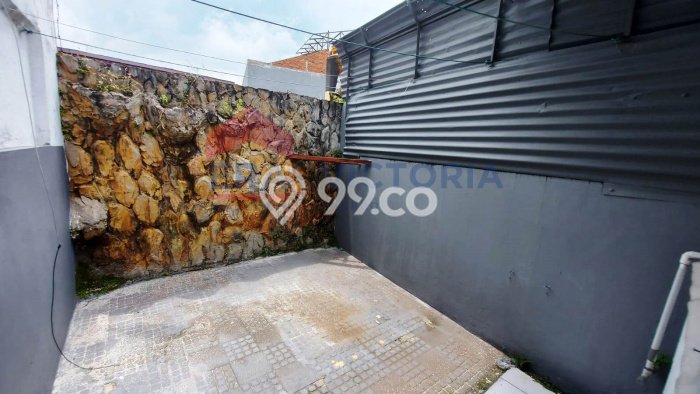 Disewakan Rumah Murah di Gunung-gunung Malang Punya 4 KT Disewakan Rumah Murah di Gunung-gunung Malang Punya 4 KT
