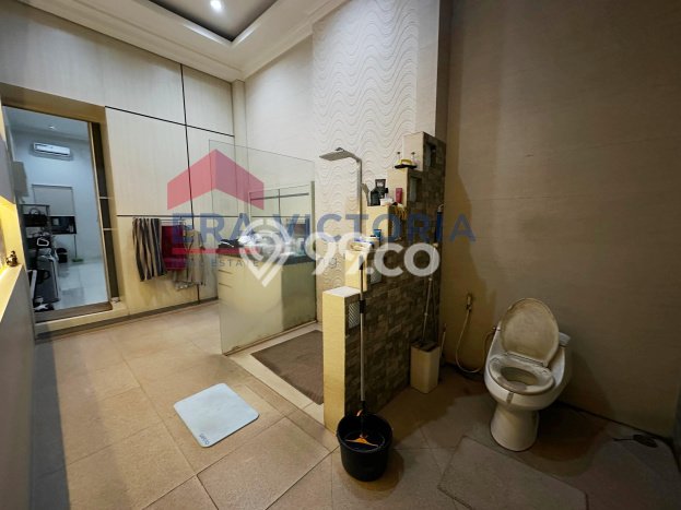 Rumah Elit LB 550m2 Siap Huni Desain Elegan di Dieng, Malang Rumah Elit LB 550m2 Siap Huni Desain Elegan di Dieng, Malang