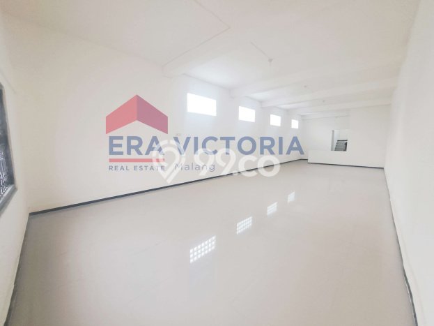Ruko Area Bisnis di Klojen, Luas 285m2m², For Rent, Siap Pakai Ruko Area Bisnis di Klojen, Luas 285m2m², For Rent, Siap Pakai