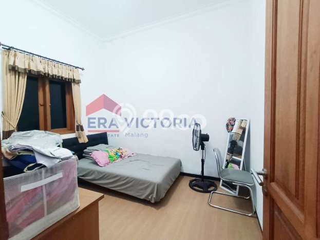 Rumah Modern Cantik 4 Kamar Bisa Langsung Pindah di Blimbing Rumah Modern Cantik 4 Kamar Bisa Langsung Pindah di Blimbing