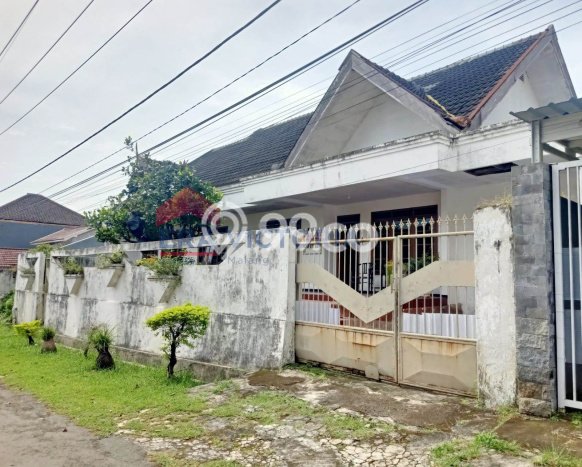 Rumah Luxury di Malang Strategis Kondisi Baik Rumah Luxury di Malang Strategis Kondisi Baik