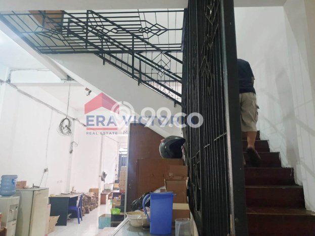 Ruko Dijual di Malang LT 168m2 & LB 496m2 Lokasi Terbaik! Ruko Dijual di Malang LT 168m2 & LB 496m2 Lokasi Terbaik!