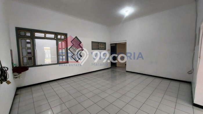 Disewakan Rumah Murah di Gunung-gunung Malang Punya 4 KT Disewakan Rumah Murah di Gunung-gunung Malang Punya 4 KT