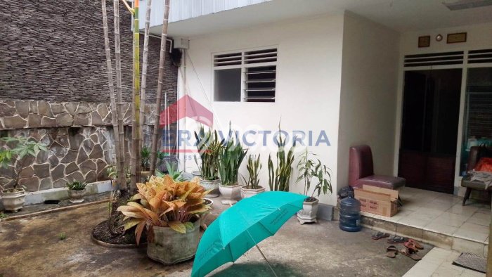 Ruko Usaha Dijual di Klojen Malang LT 448m2 & LB 330m2 Ruko Usaha Dijual di Klojen Malang LT 448m2 & LB 330m2