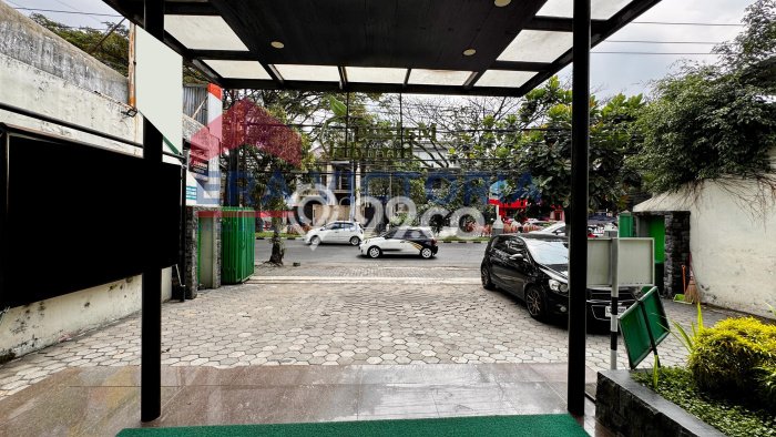 Ruko Bagus LT 300m2 LB 168m2 Dijual di Lowokwaru Malang Ruko Bagus LT 300m2 LB 168m2 Dijual di Lowokwaru Malang