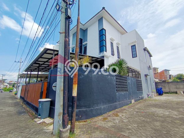 Rumah Modern Cantik 4 KT Bisa Langsung Pindah di Karangploso Rumah Modern Cantik 4 KT Bisa Langsung Pindah di Karangploso