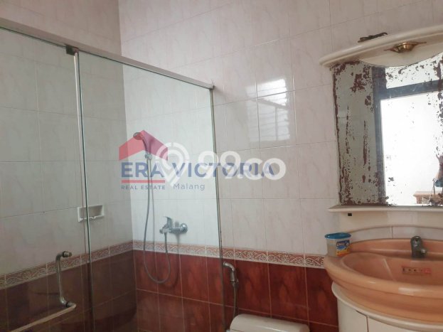Ruko Dijual di Malang LT 168m2 & LB 496m2 Lokasi Terbaik! Ruko Dijual di Malang LT 168m2 & LB 496m2 Lokasi Terbaik!