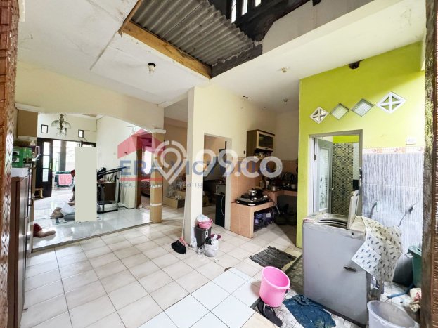 Bisa KPR! Rumah Strategis area Pakis, Luas 126m2m² Bangunan 144m2m² Bisa KPR! Rumah Strategis area Pakis, Luas 126m2m² Bangunan 144m2m²