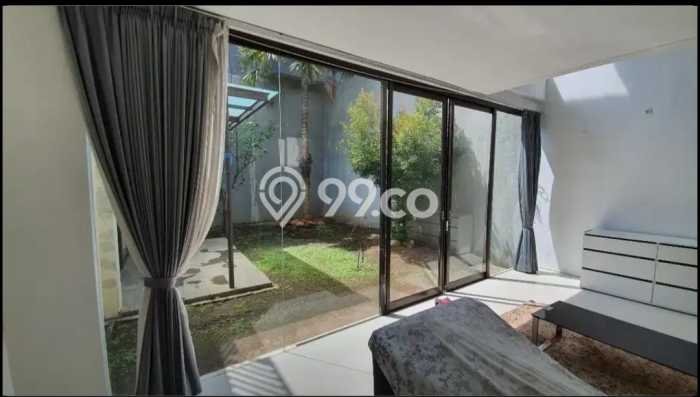 Jual Rumah Mewah Elegan Dengan View Cantik di Citraland, Surabaya Jual Rumah Mewah Elegan Dengan View Cantik di Citraland, Surabaya