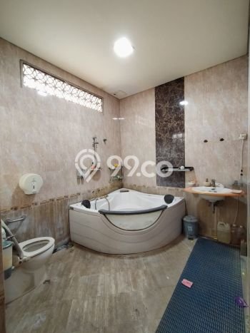 Dijual Cepat Rumah Bagus Siap Huni LB 240m2 di Wiyung, Surabaya Dijual Cepat Rumah Bagus Siap Huni LB 240m2 di Wiyung, Surabaya