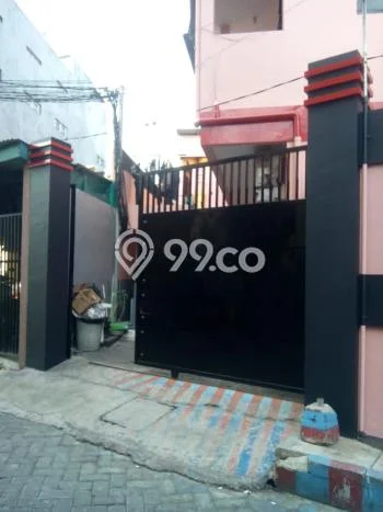 Peluang Investasi! Rumah Kost Dijual di Sukolilo, Surabaya, 28 KT, 28 KM, Luas 300m2 Peluang Investasi! Rumah Kost Dijual di Sukolilo, Surabaya, 28 KT, 28 KM, Luas 300m2