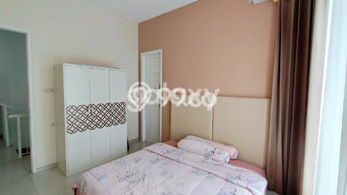Rumah Mewah Dijual LT 210m2 di Lakarsantri, Surabaya Rumah Mewah Dijual LT 210m2 di Lakarsantri, Surabaya