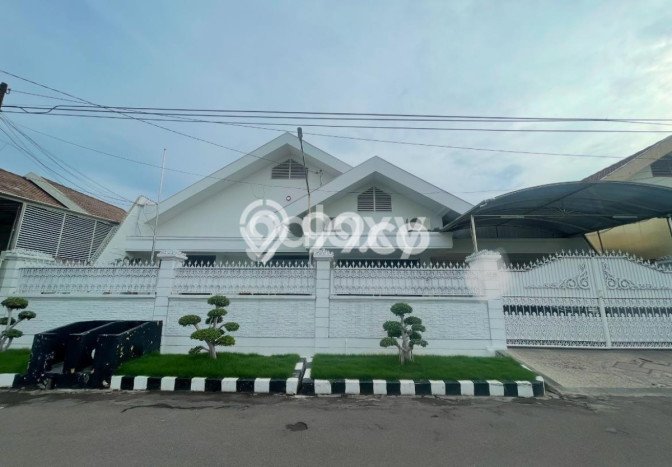 PROPERTI PILIHAN! Rumah Asri di Mulyorejo, LT 425m² LB 375m² PROPERTI PILIHAN! Rumah Asri di Mulyorejo, LT 425m² LB 375m²