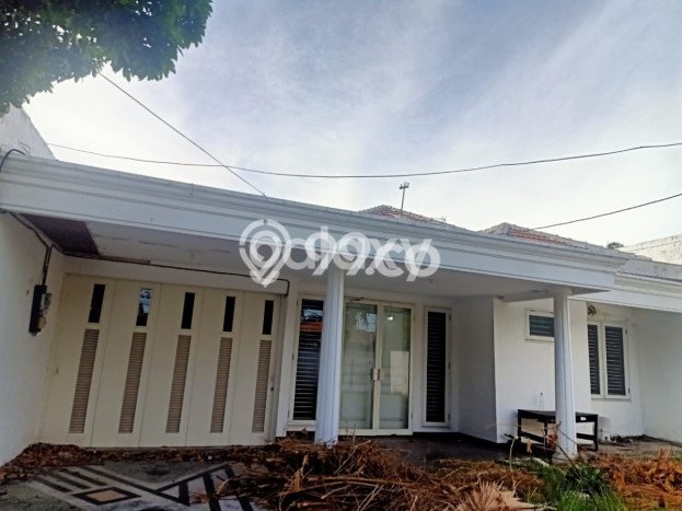Rumah Lingkungan Asri di Sukolilo, Surabaya, Luas 576m² LB 576m² Rumah Lingkungan Asri di Sukolilo, Surabaya, Luas 576m² LB 576m²
