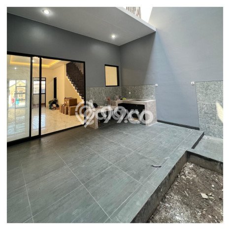 Rumah Luas Asri 3 KT Siap Pakai di Gununganyar Surabaya Rumah Luas Asri 3 KT Siap Pakai di Gununganyar Surabaya