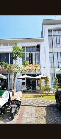 Ruko Paling Dicari LB 110m2 Dijual di Lakarsantri Ruko Paling Dicari LB 110m2 Dijual di Lakarsantri