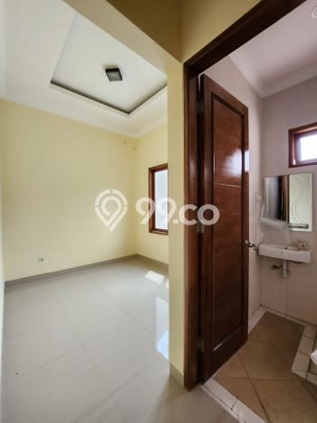 Rumah Elit LB 250m2 Siap Pakai Desain Elegan di Rawamangun, Jakarta Timur Rumah Elit LB 250m2 Siap Pakai Desain Elegan di Rawamangun, Jakarta Timur