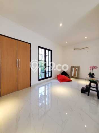 Rumah Luxury Modern Tanpa Renovasi di Bintaro Jakarta Selatan Rumah Luxury Modern Tanpa Renovasi di Bintaro Jakarta Selatan