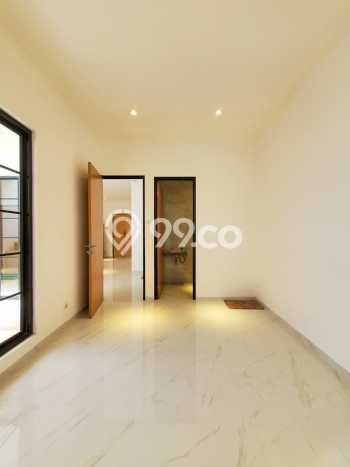 Rumah Luxury Modern Tanpa Renovasi di Bintaro Jakarta Selatan Rumah Luxury Modern Tanpa Renovasi di Bintaro Jakarta Selatan
