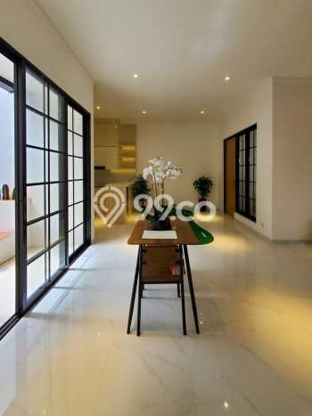 Rumah Luxury Modern Tanpa Renovasi di Bintaro Jakarta Selatan Rumah Luxury Modern Tanpa Renovasi di Bintaro Jakarta Selatan
